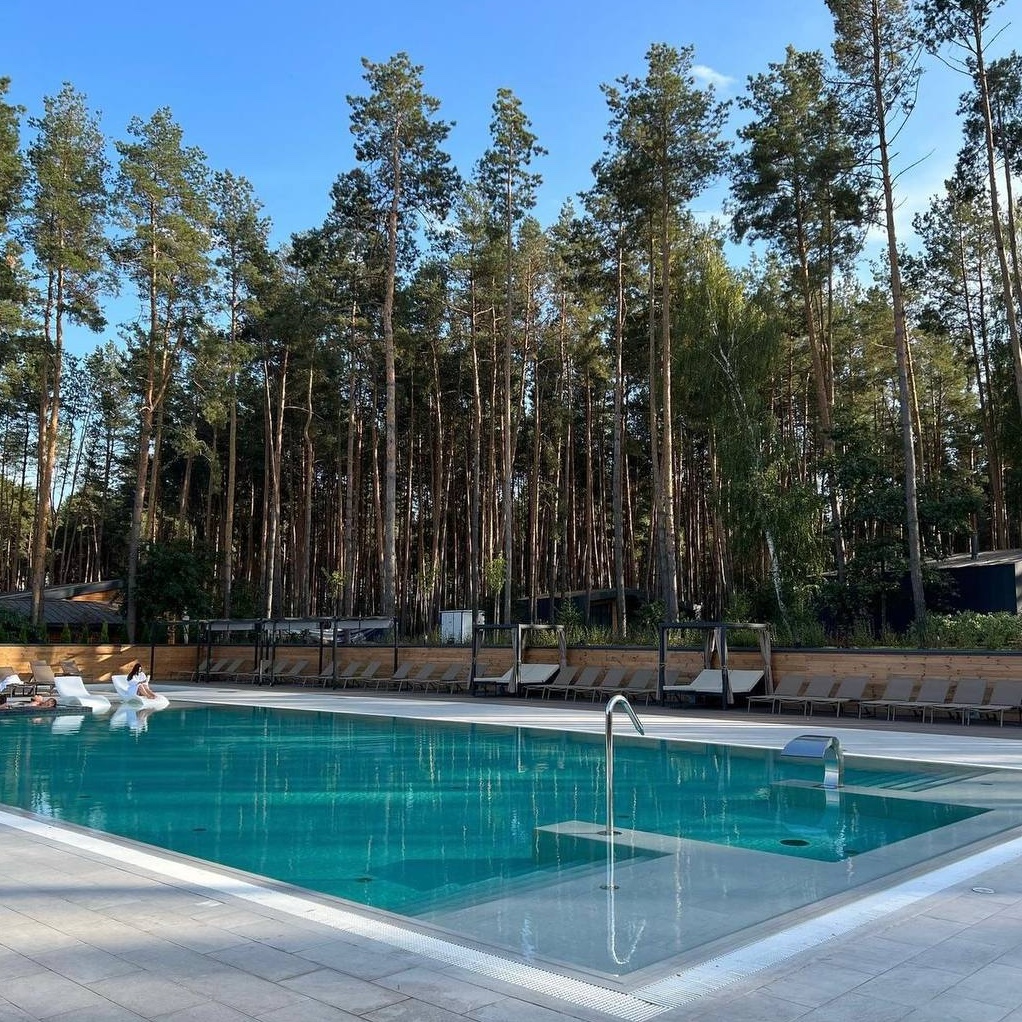 Commercial water feature for hotel